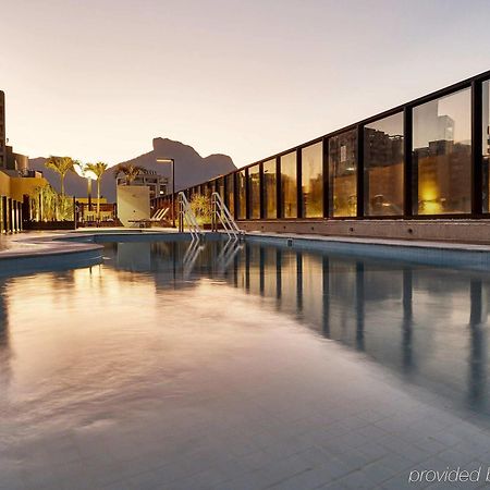 Radisson Rio De Janeiro Barra Ξενοδοχείο Εξωτερικό φωτογραφία The rooftop pool at the hotel