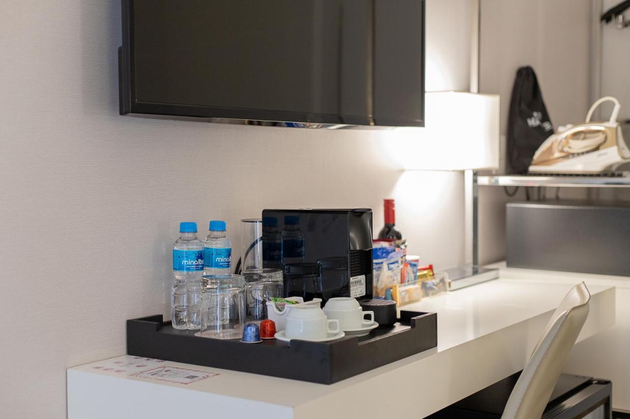 Radisson Rio De Janeiro Barra Ξενοδοχείο Εξωτερικό φωτογραφία A Nespresso machine in a hotel room