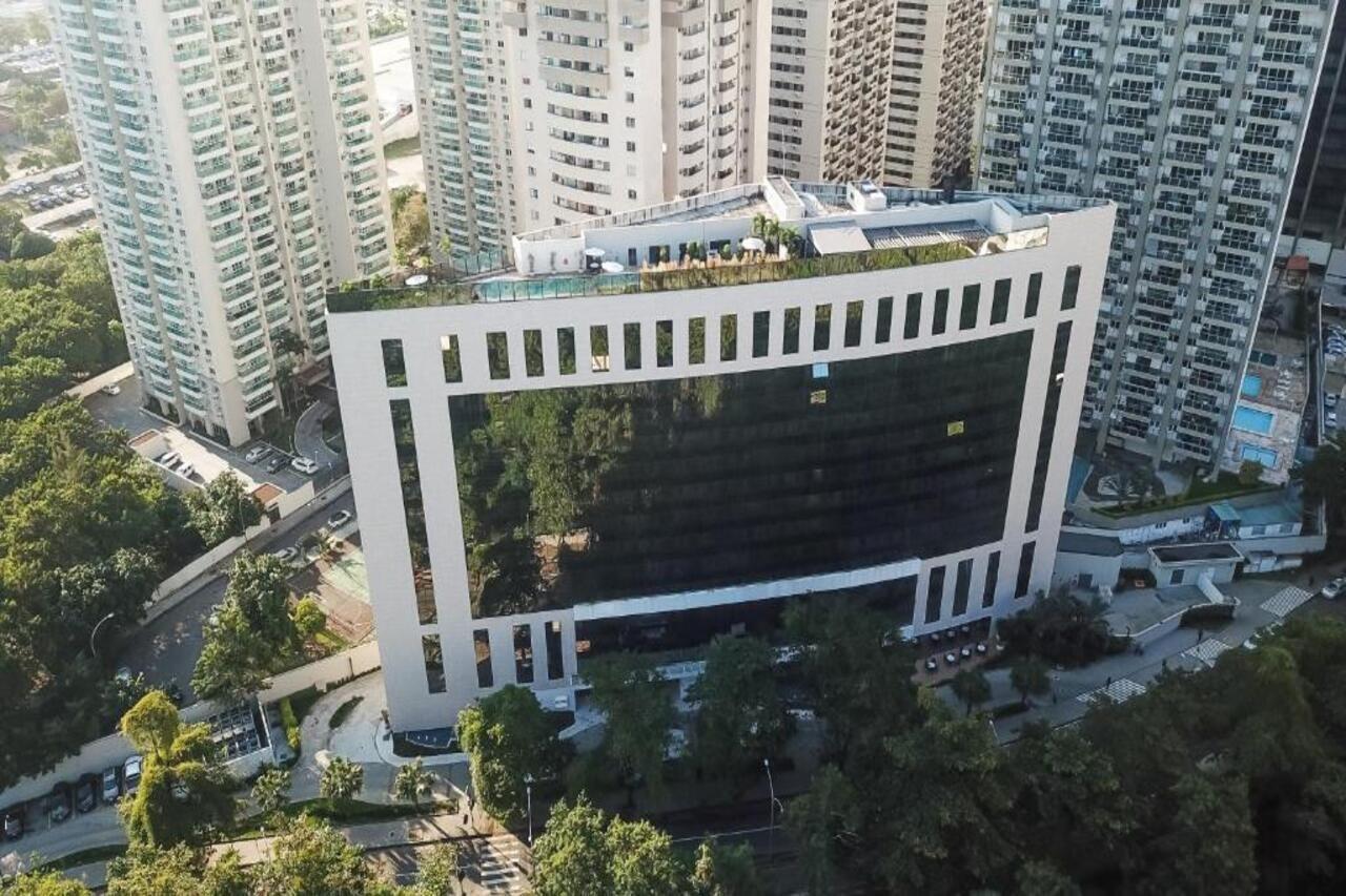Radisson Rio De Janeiro Barra Ξενοδοχείο Εξωτερικό φωτογραφία Aerial view of the building
