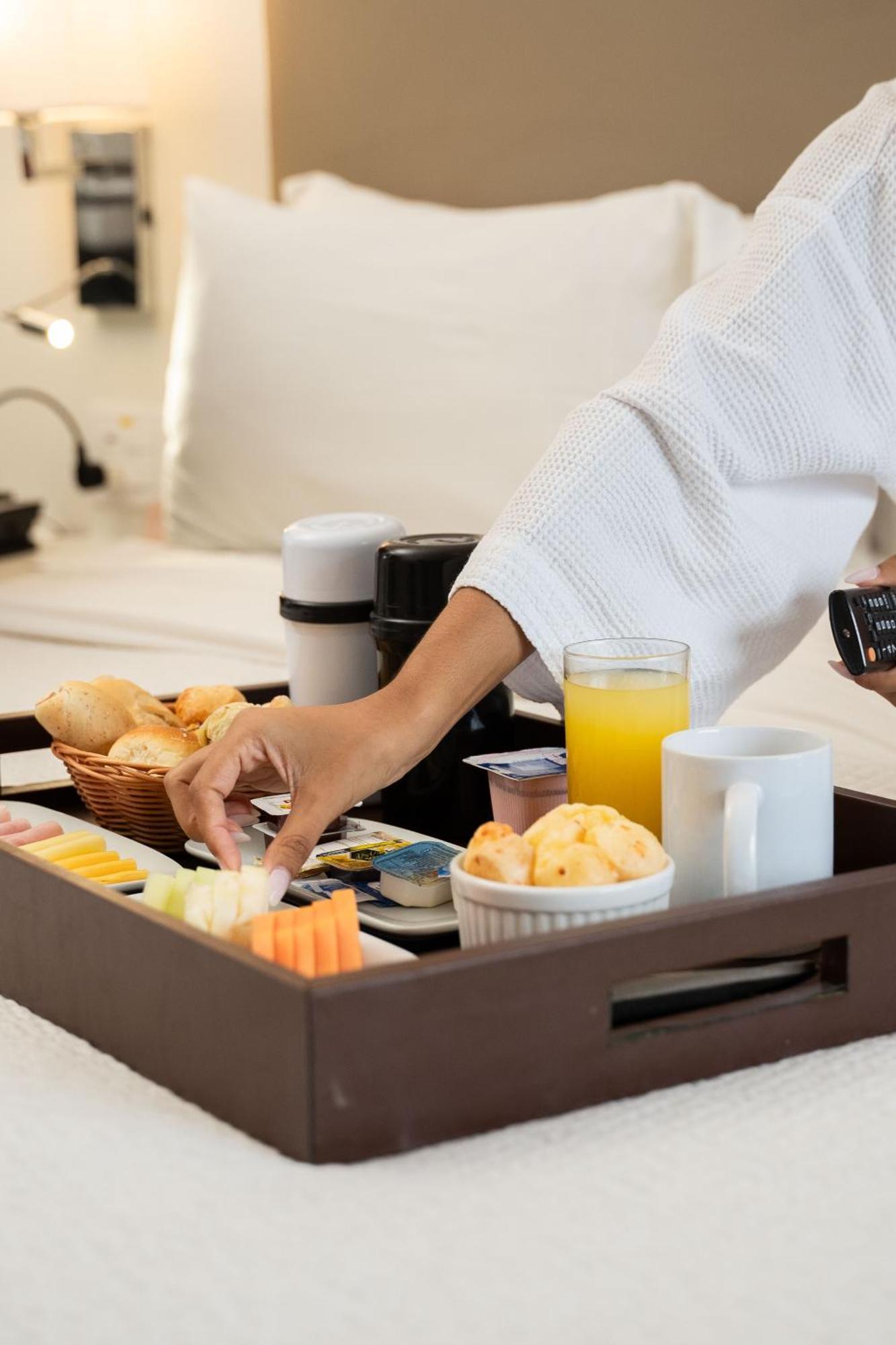 Radisson Rio De Janeiro Barra Ξενοδοχείο Εξωτερικό φωτογραφία Room service