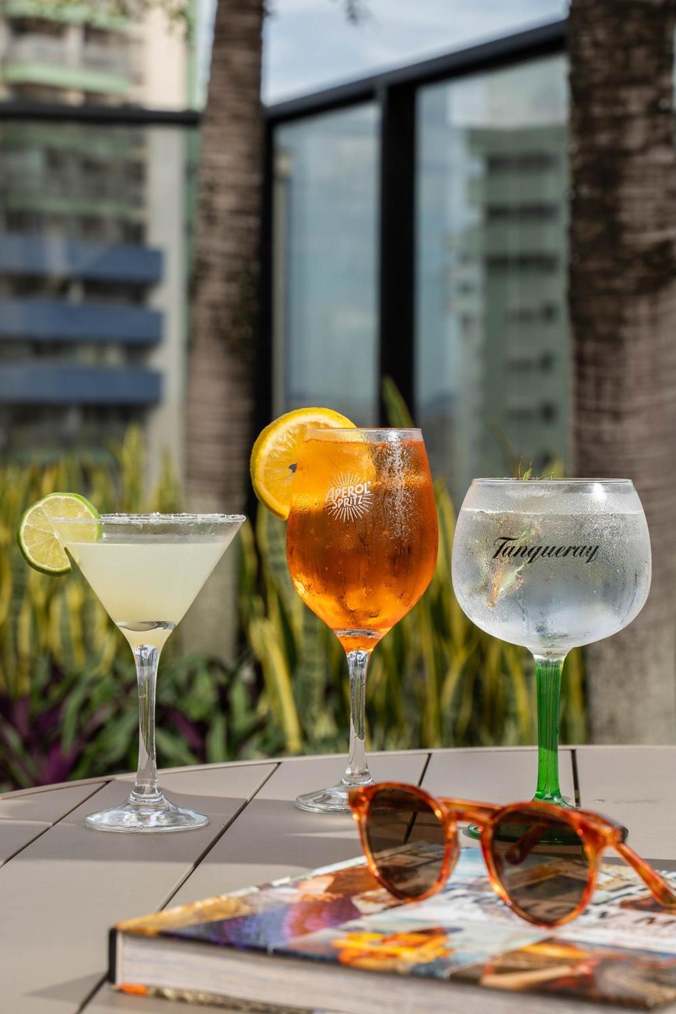 Radisson Rio De Janeiro Barra Ξενοδοχείο Εξωτερικό φωτογραφία Tanqueray, a London dry gin